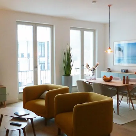 Pool Und Sauna Mit Meerblick, Direkt An Der Seebruecke - First 3 8 Sellin (Rugen)