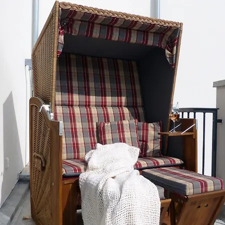 Pool Und Sauna Mit Meerblick, Direkt An Der Seebruecke - First 3 8 Sellin (Rugen)